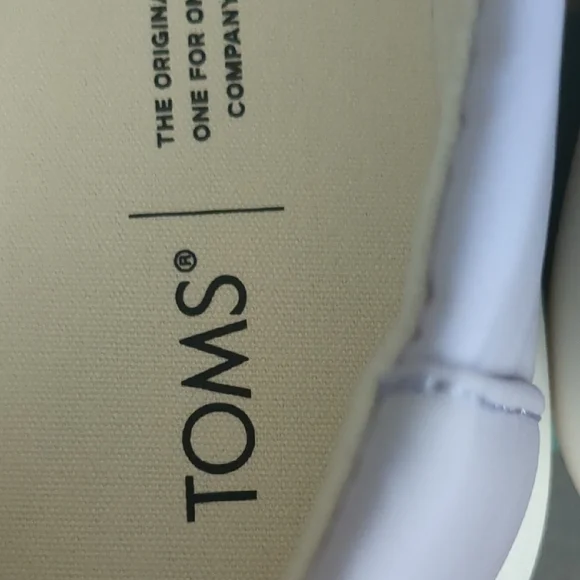 Toms Women's Multicolor Slip-On Flats - Picture 6 of 6